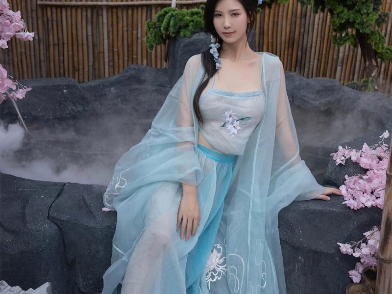 抖娘利世小青古装温泉74p