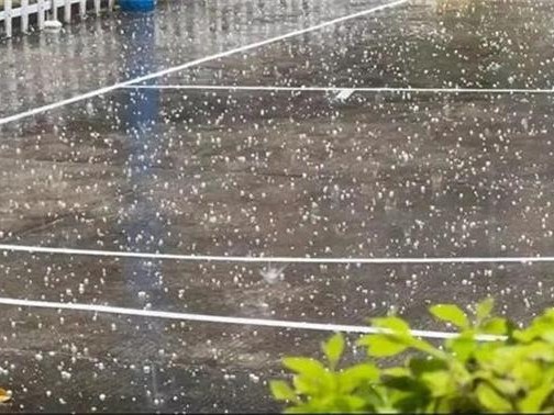同样从天而降 为什么冰雹形状大小不一 雪花是六角形结构