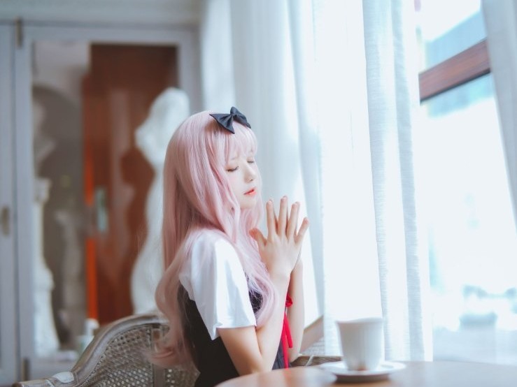 桜桃喵《藤原千花》——甜美与俏皮的完美融合