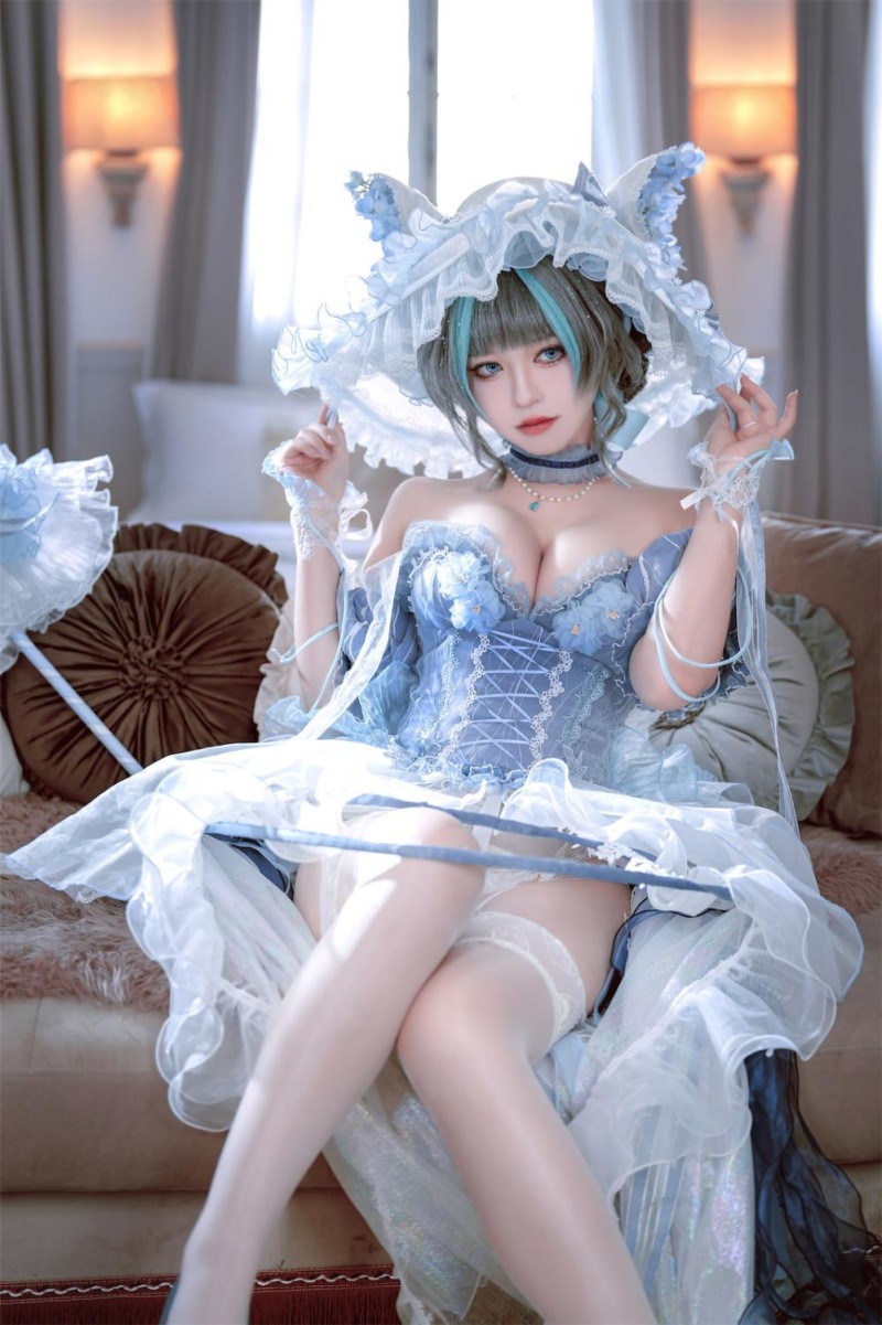半半子碧蓝航线柴郡礼服66p_被旗袍勾勒出摇曳的身段，宛如盛开在冬季的牡丹~圣洁优雅