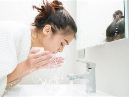如何洗脸才能清洁皮肤 面部怎样才能清洁到位